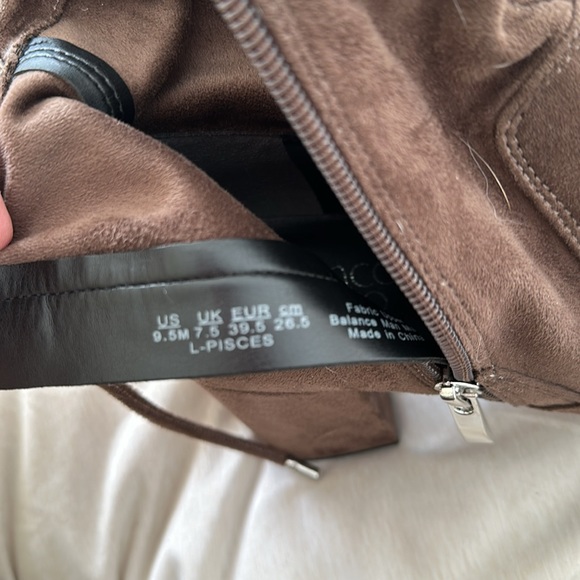 Franco Sarto Pisces Suede Booties, Taupe, Sz 9.5, NWOB - Picture 8 of 8